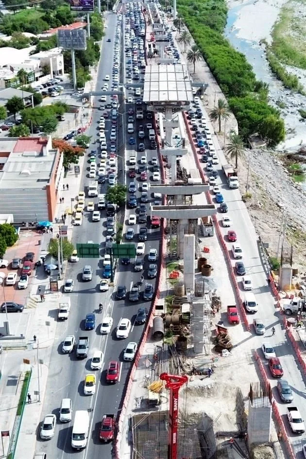 Image › La Sierra Madre Línea 6 Del Metro Agrava El Caos Vial En Monterrey
