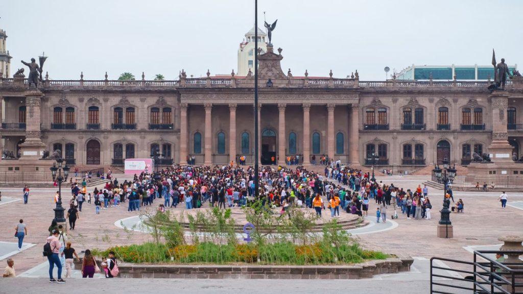 Caos En Palacio De Gobierno Por Boletos Para Lara Campos. 