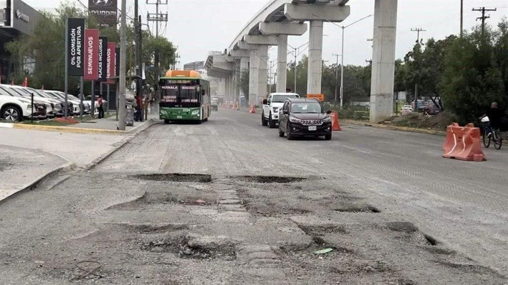 Baches Ocasionados Por La Construcción Del Nuevo Metro En Nuevo León.