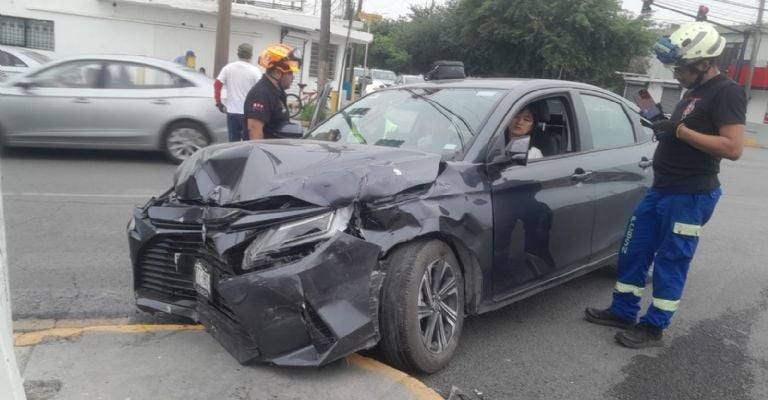 Se Registra Fuerte Choque En San Nicolás Sin Dejar Heridos De Consideración