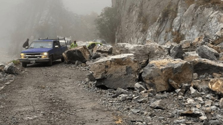 Cierran Carretera a Iturbide Por Deslave