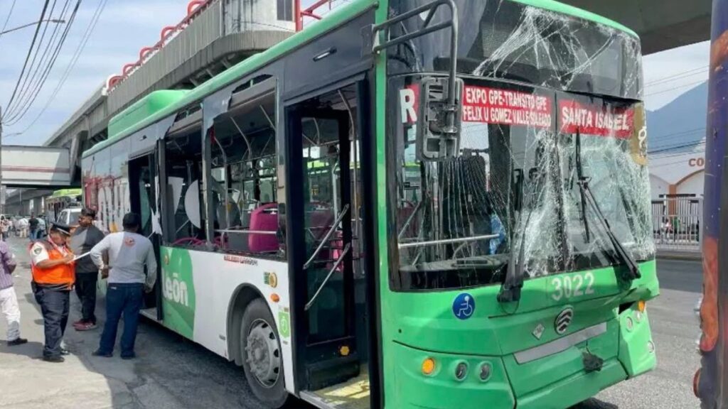 Bloque 2- Julio › La Sierra Madre Subida-de-tarifa-en-camiones-de-nuevo-leon › La Sierra Madre