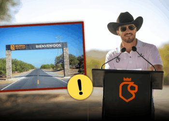 Speaker at a Podium with an Orange Emblem; to His Left a Framed Road Entrance That Reads 'bienvenidos' and 'nueva Presa LeÓn' with a Yellow Exclamation Badge Nearby. › La Sierra Madre
