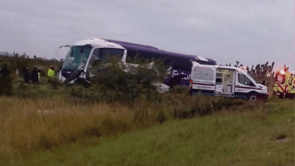 Pasajeros Heridos Tras Salida De Autobús En Carretera 57- La Sierra Madre › La Sierra Madre