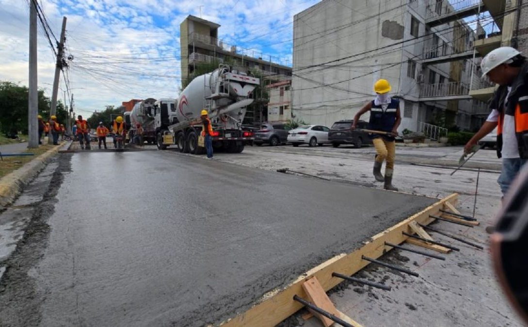 Dela Garza. Calle Filósofos. Zona Tec. › La Sierra Madre